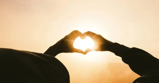 Con-il-cuore-in-mano